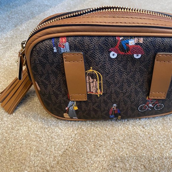 Michael Kors Crossbody - Picture 2 of 3